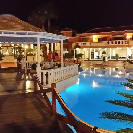 Beachfront-apartment Las Vistas 1 With Sea-view, Heated, Pool, Wifi, Sat-tv *